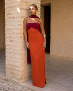 Zahara | Vestido en naranja con escote en rojo